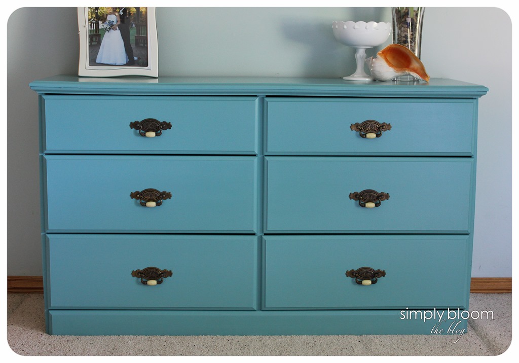 Laminate Dresser Makeover With, How To Paint A Laminate Dresser With Chalk